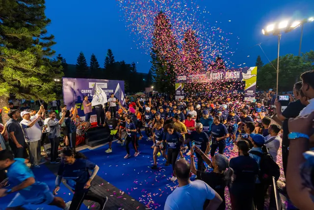 Confetti over the runners at the start